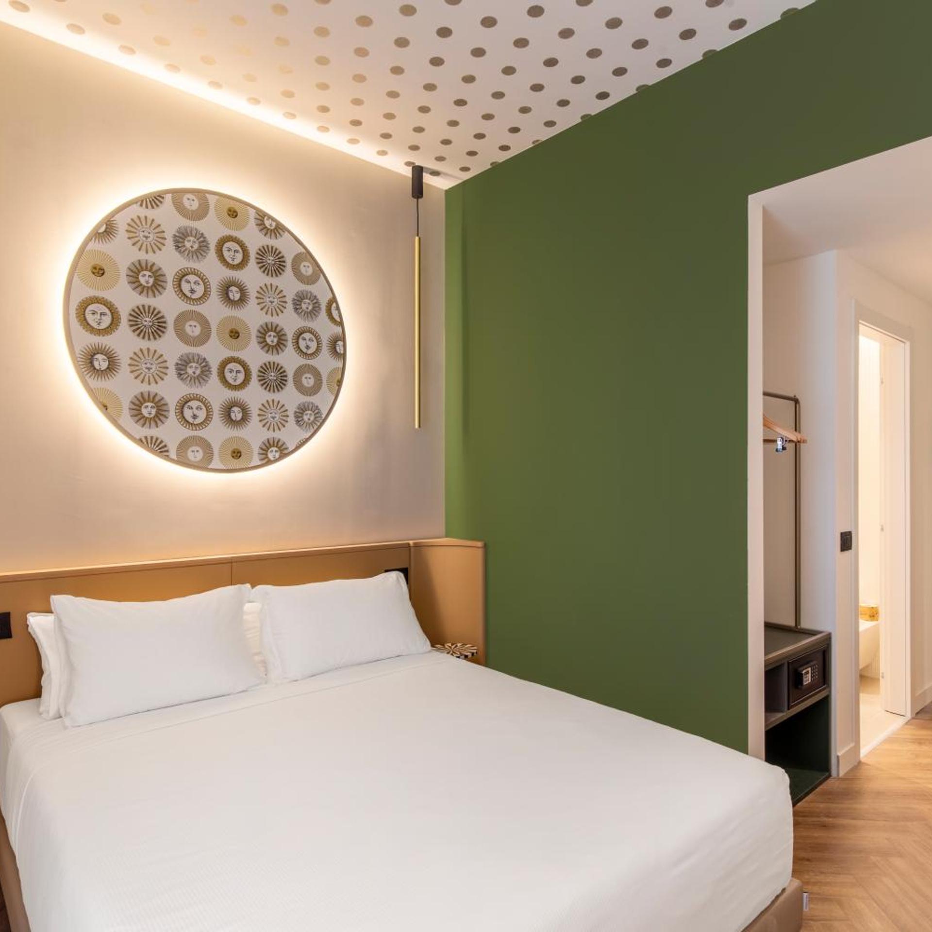 Deluxe, Double Bed