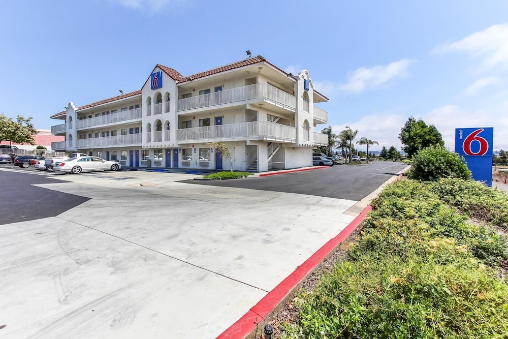 Motel6 Watsonville, CA - Monterey Area 54/64