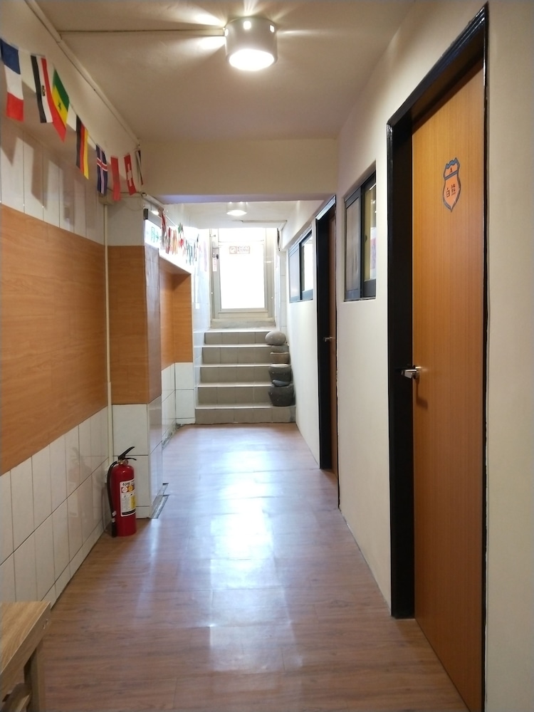 Fu Ao Wo & Hostel 4/30