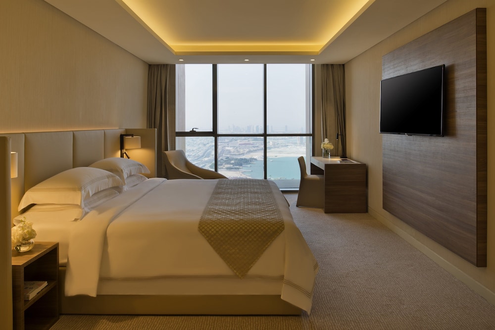 Voco Doha West Bay Suites 38/100