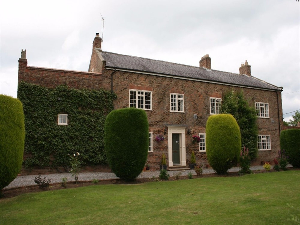 Manor Guest House 38/50