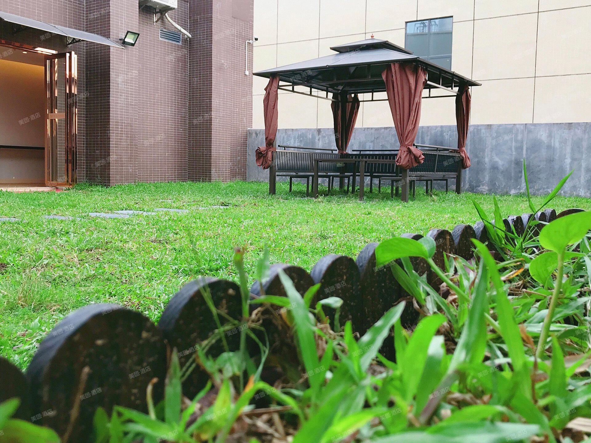 Vienna International Hotel (Dongguan Shipai Ecological Park) 32/33