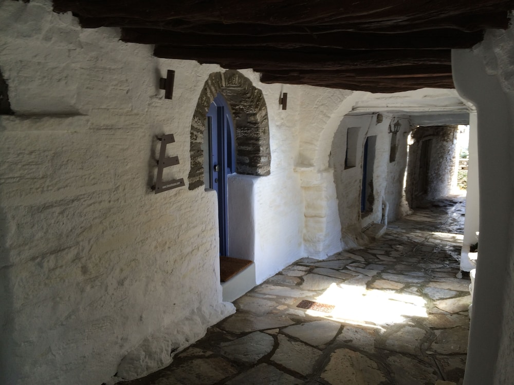 Tinos E Houses 42/50