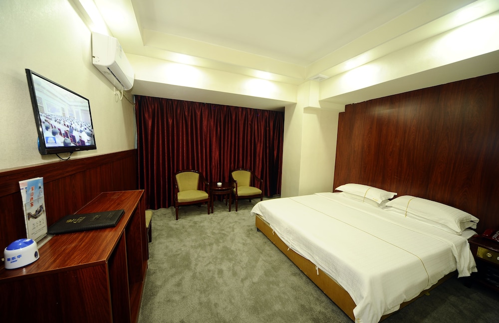 Junshan Hotel 34/75