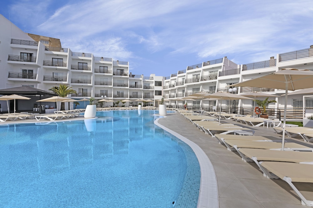 Palmanova Suites by TRH 42/46