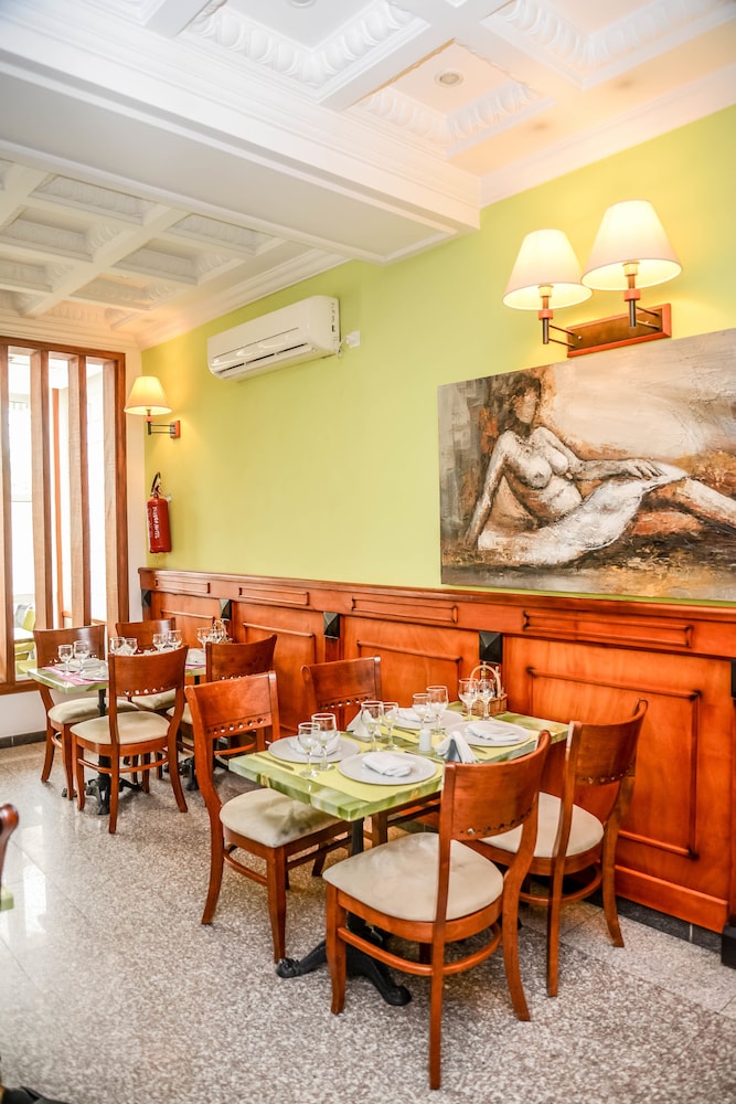 Tchero Hotel 25/29