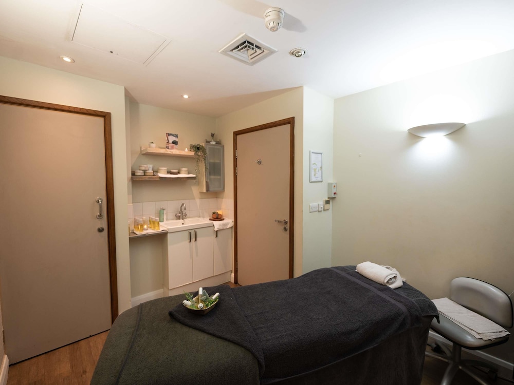 Mercure Barnsley Tankersley Manor Hotel 34/74