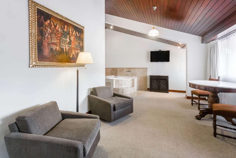 Wyndham Costa Del Sol Cusco 54/79