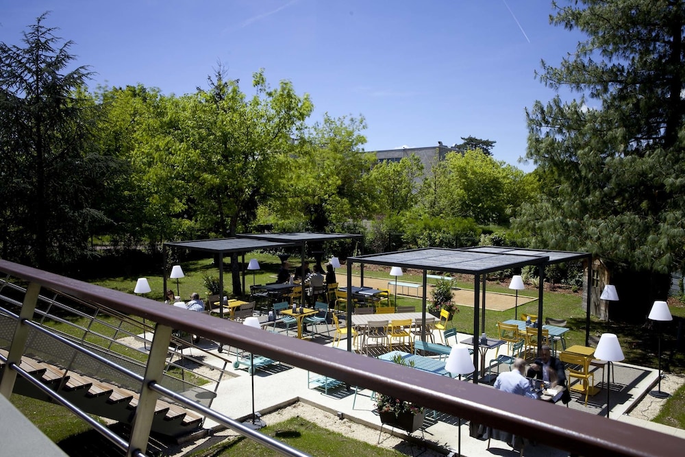 MERCURE LYON CHARBONNIERES 5/50