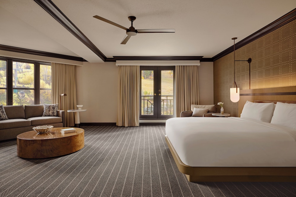 Oxford, Suite, King Bed, Sofa