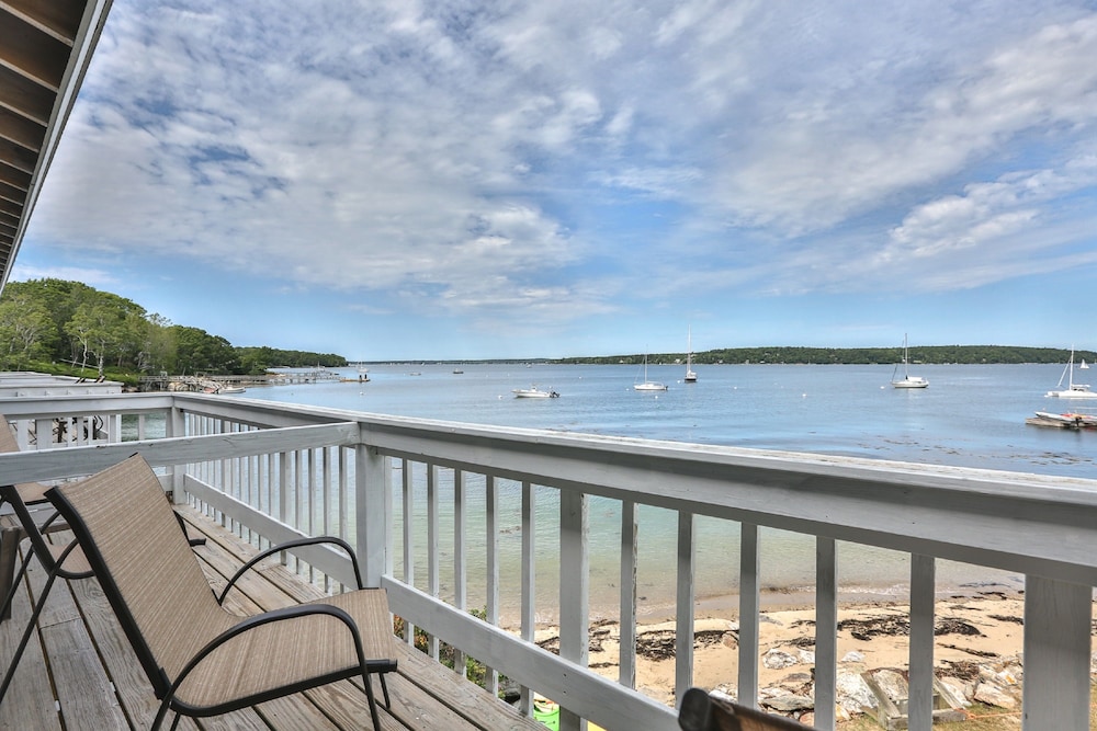 Smuggler’s Cove Inn 39/50