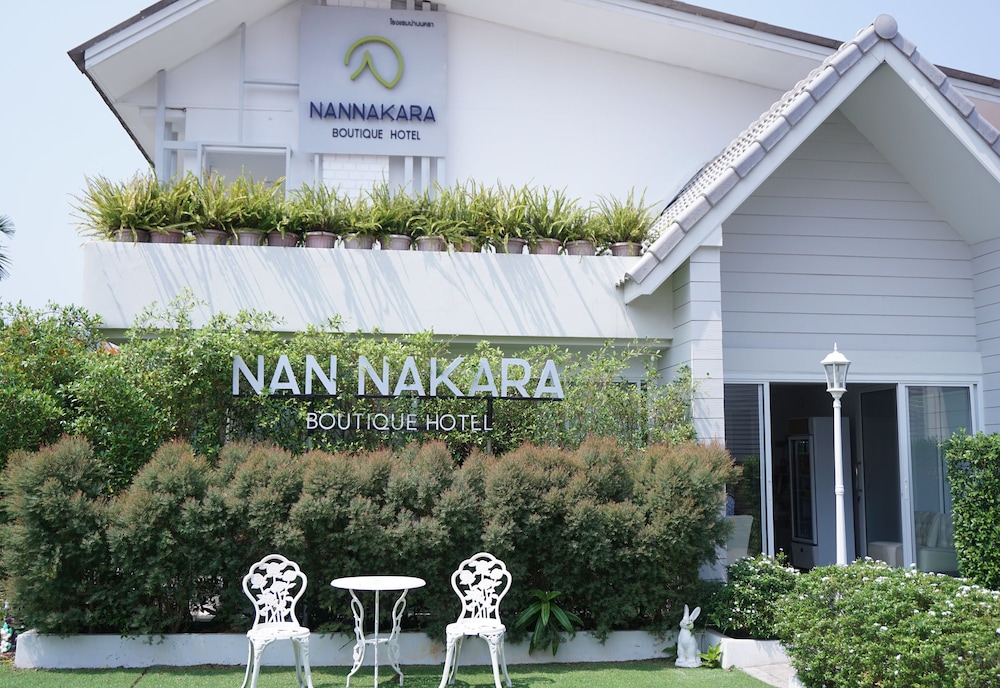 Nan Nakara Boutique 4/43