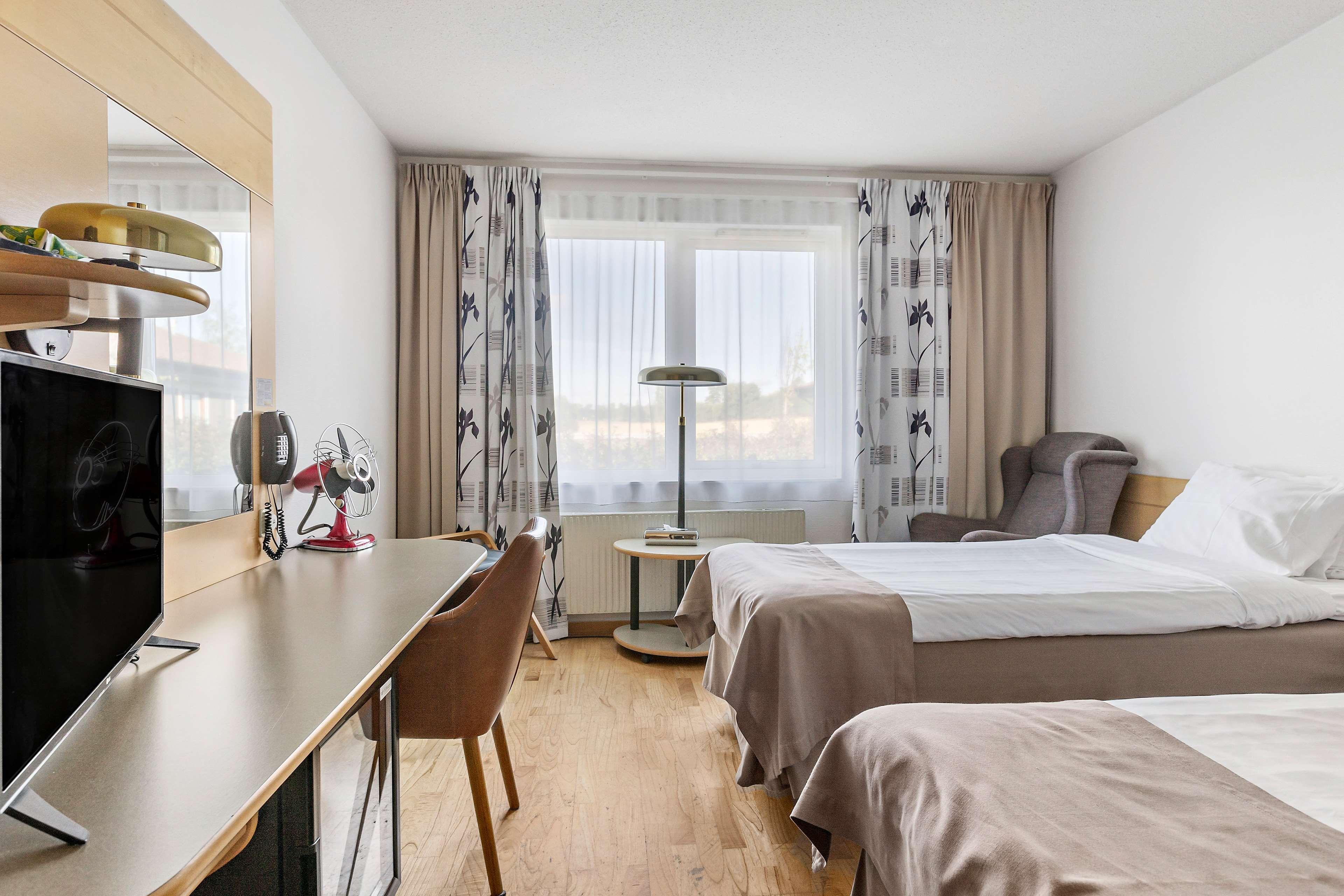 Courtyard, Standard, Twin Beds