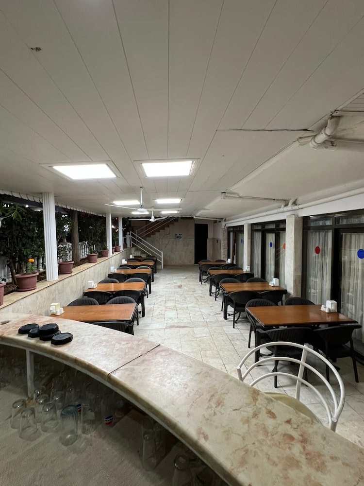 Kartel Hotel 22/50