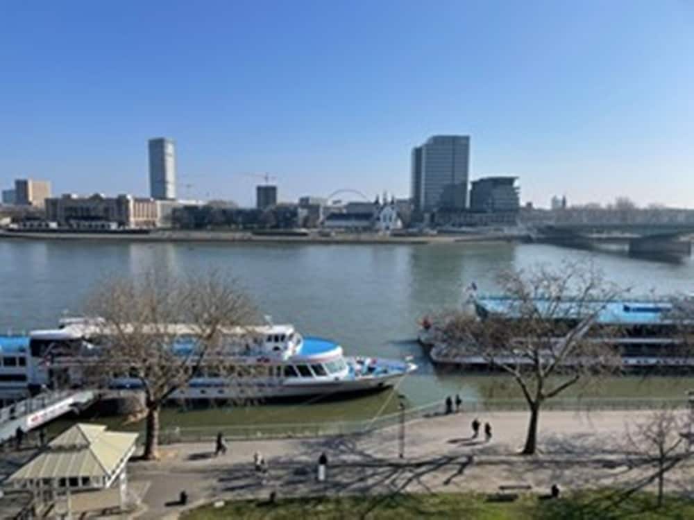 Rhein Hotel St.Martin 43/50