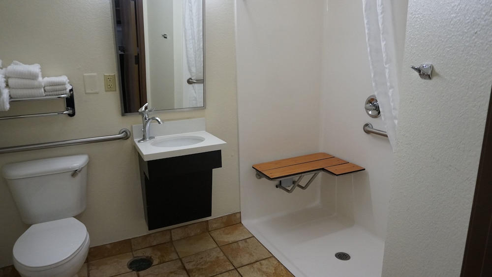 Candlewood Suites Tulsa 12/54