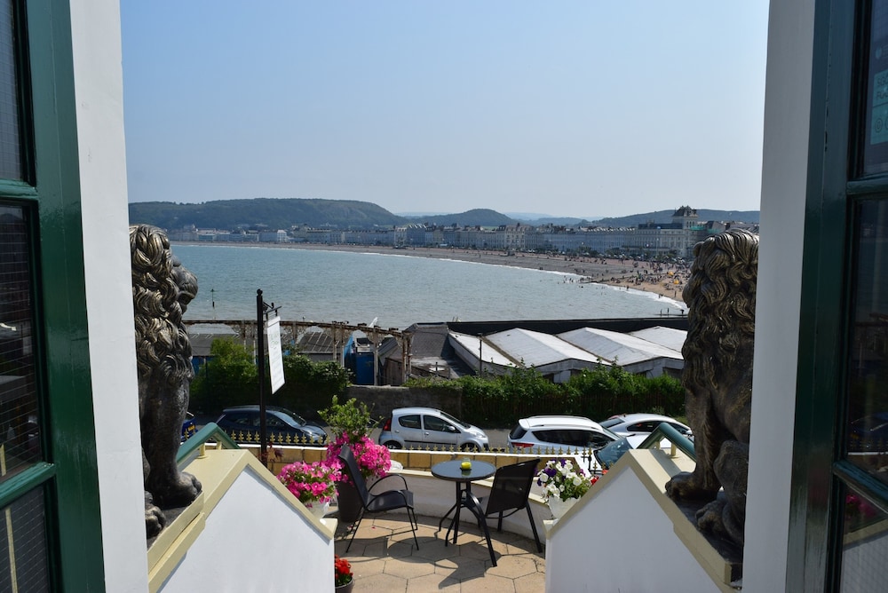 The View Guest House 26/50