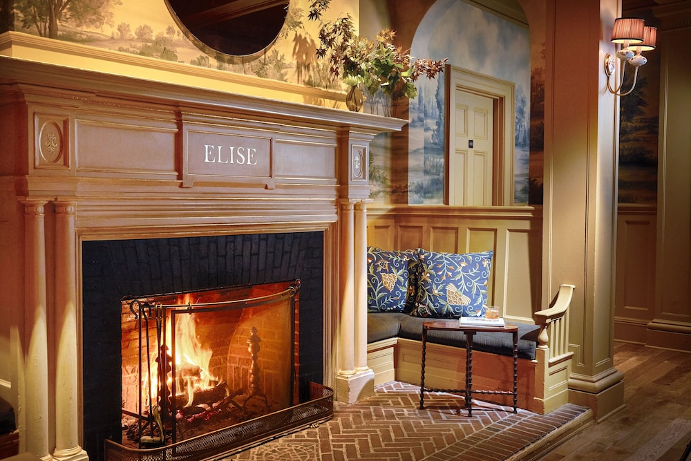 The Vanderbilt, Auberge Resorts Collection 7/40