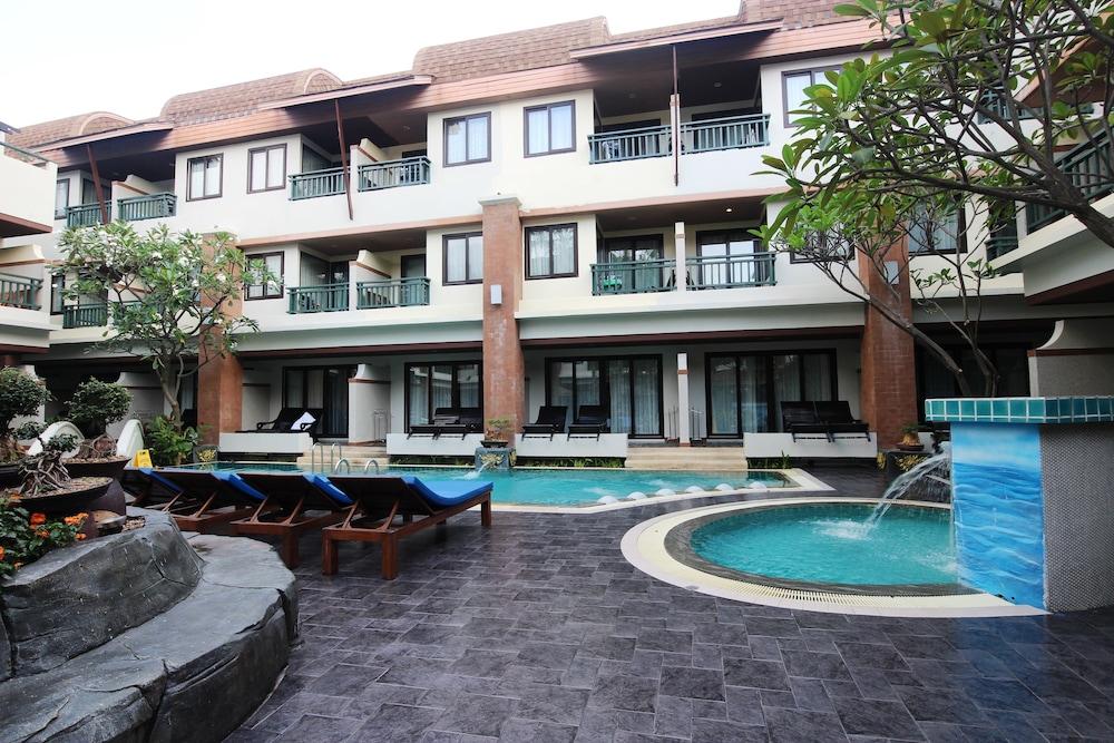 P P Palmtree Resort 2/50