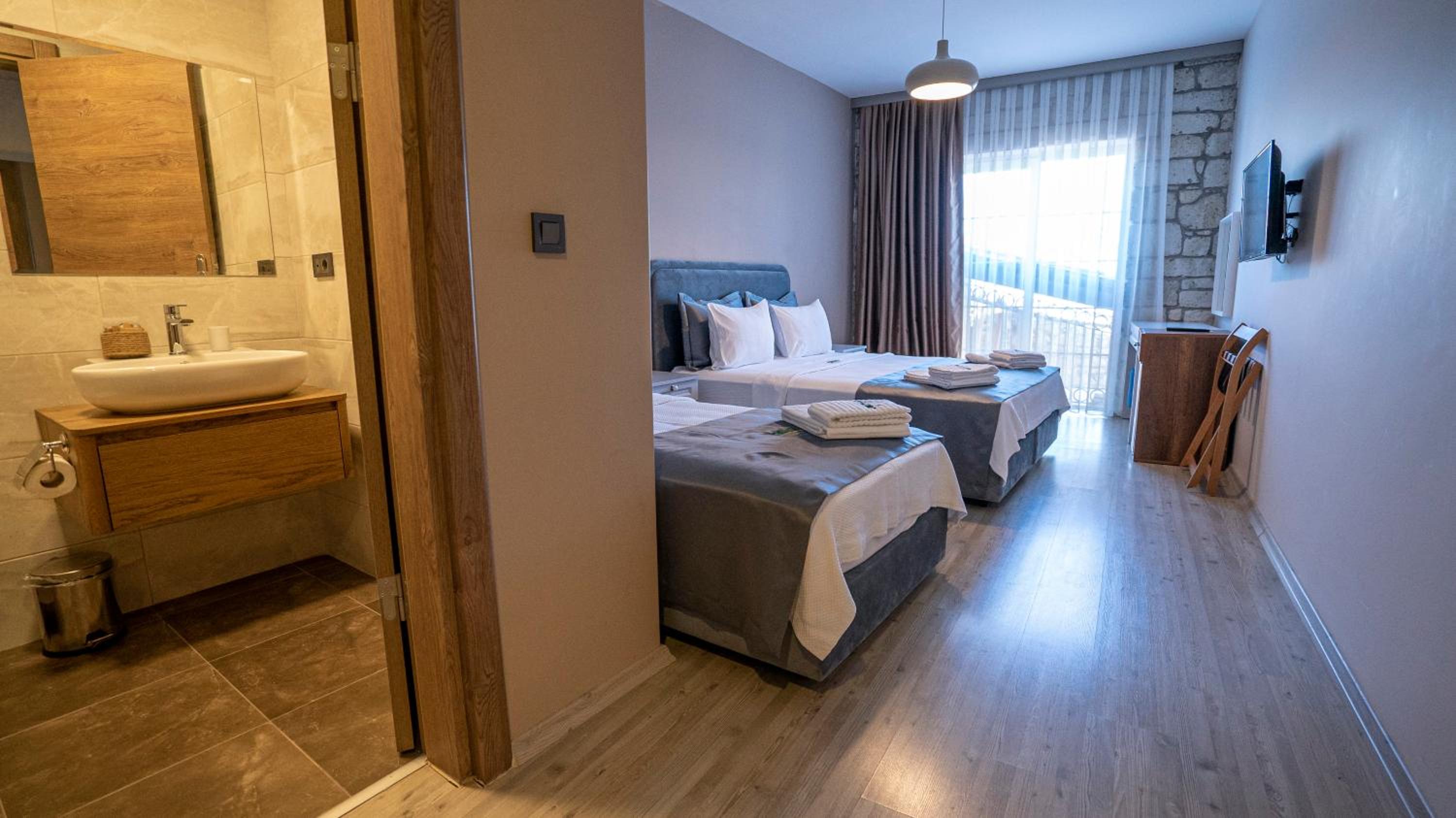 غرفة سوبيريور ثلاثية، Ala Rosa Alacati Hotel - Adults Only 4/10