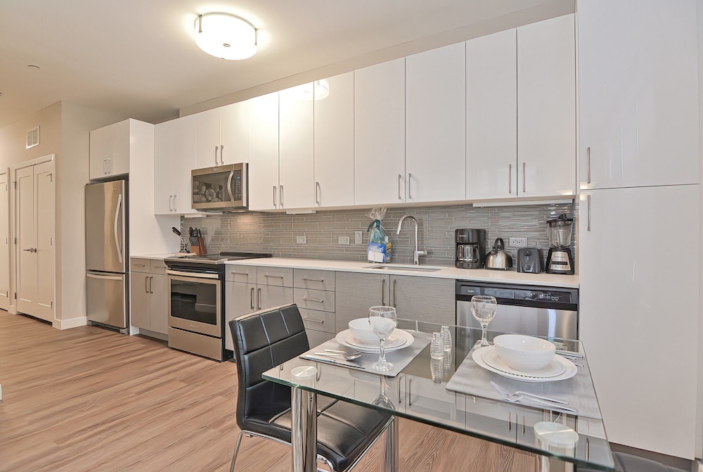 Global Luxury Suites East Boston 30/50