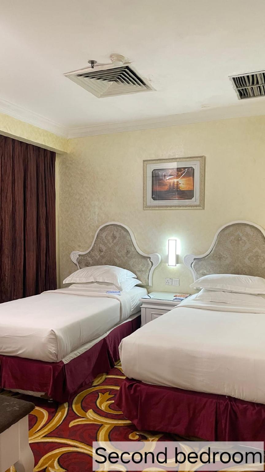 Pacific, Suite, City View