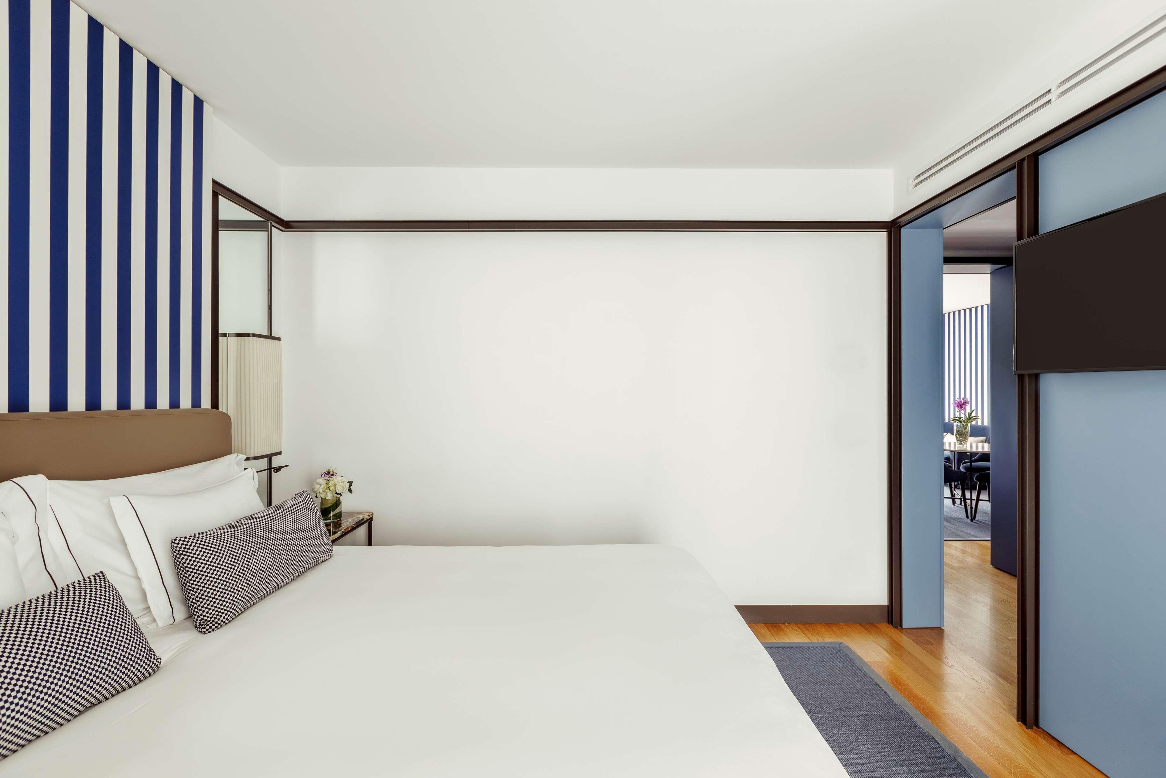 2 BEDROOMS, SUITE, WITH VIEW, TERRACE