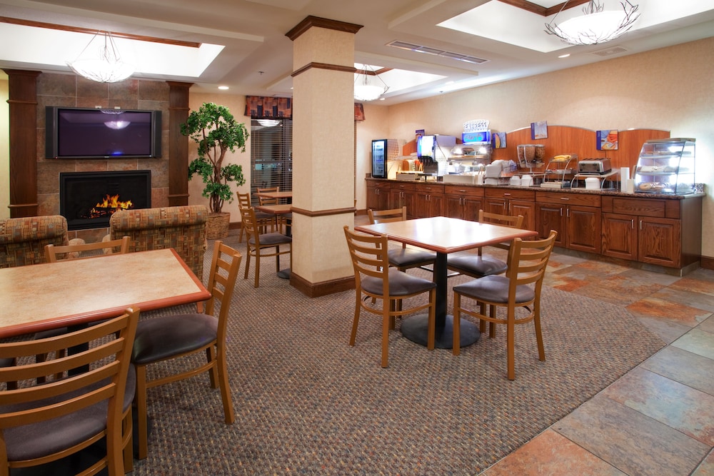 Holiday Inn Express Hotel Suites Salt Lake City Airport East 33/52