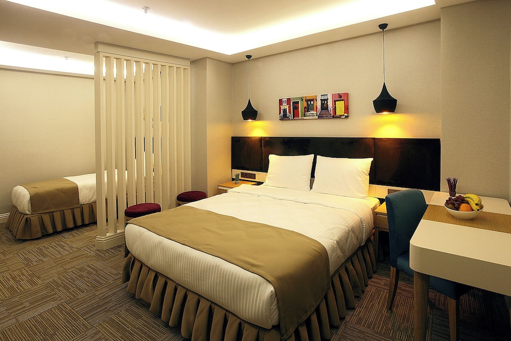 FAMILY SUITE