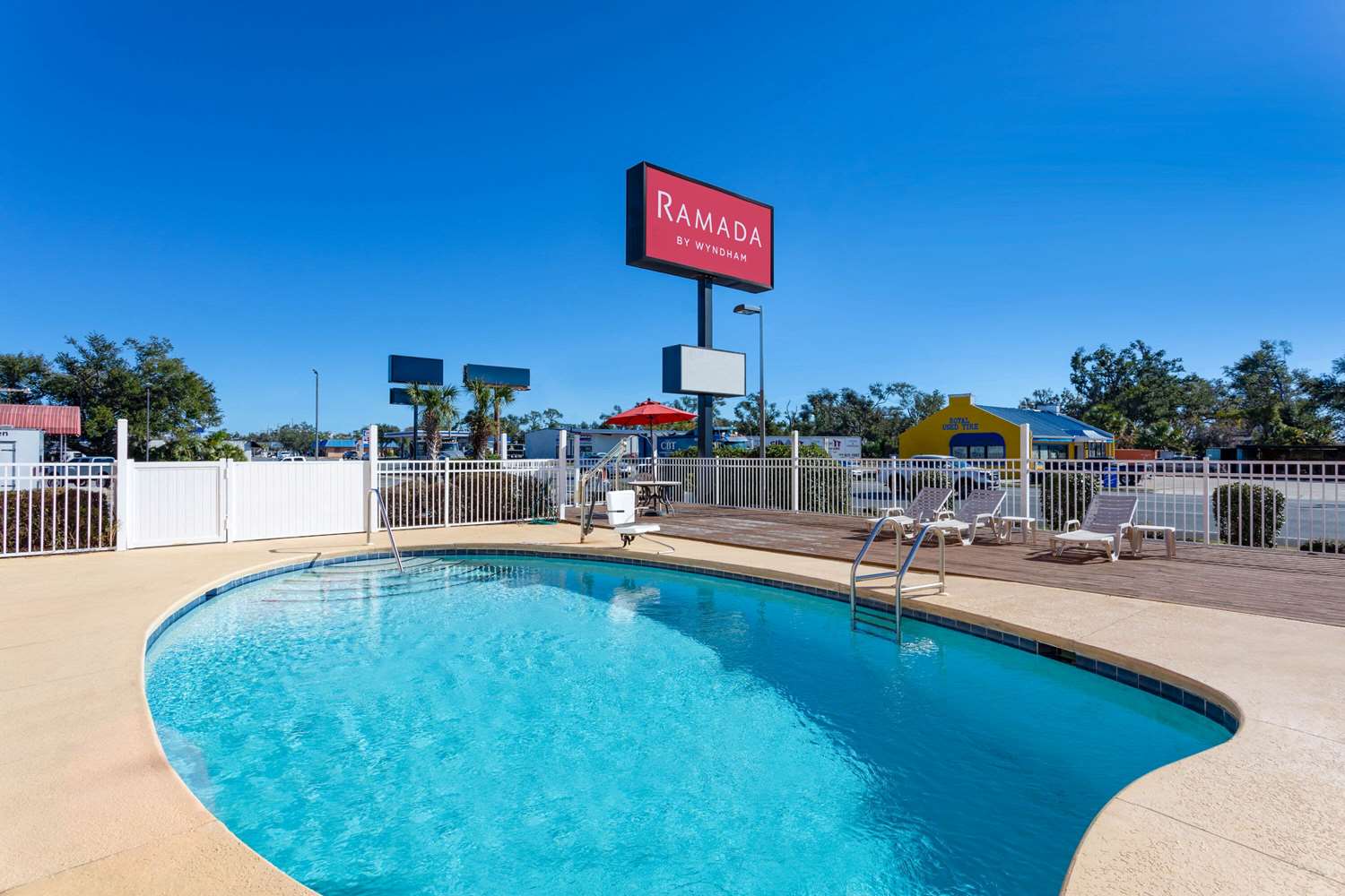 Ramada by Wyndham Panama City 48/51