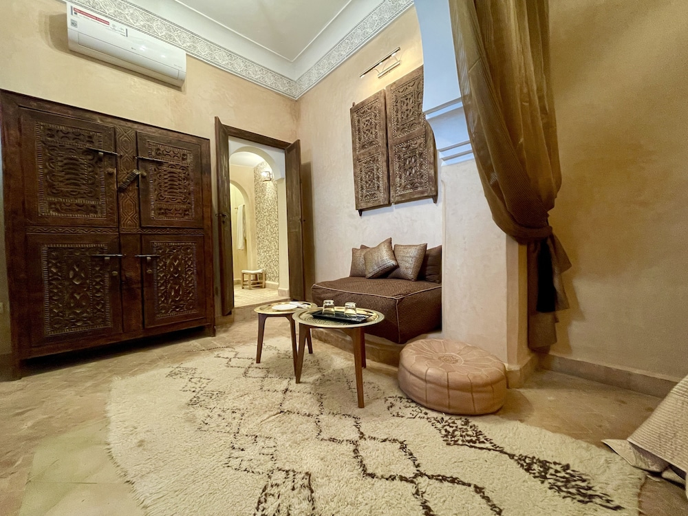 Riad Jona 54/74