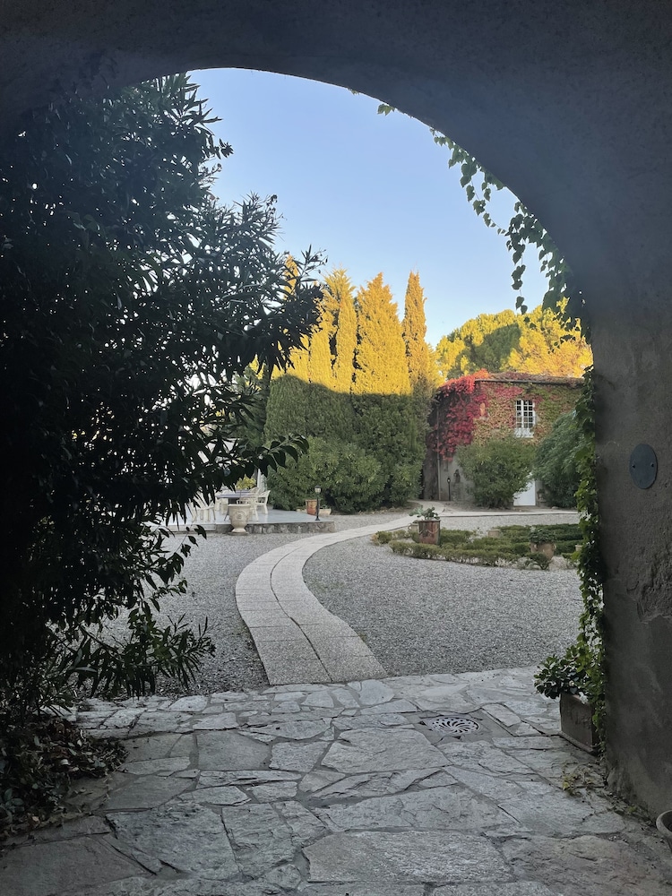 DOMUS SELECTA CHATEAU DE FLOURE 55/57