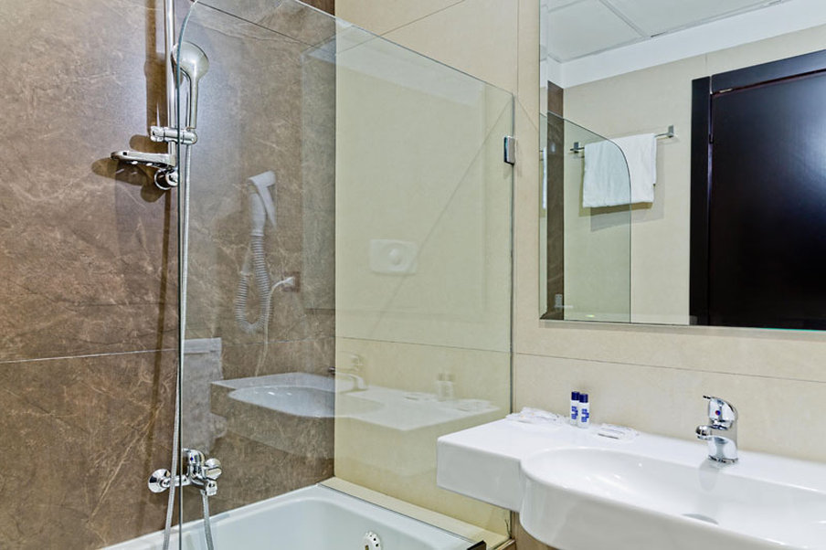 Mediterranea Hotel And Convention Center 27/28