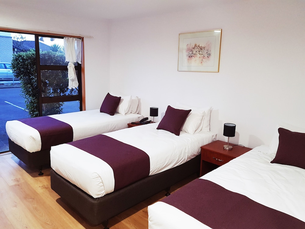 Garden Inn Airport 15/50