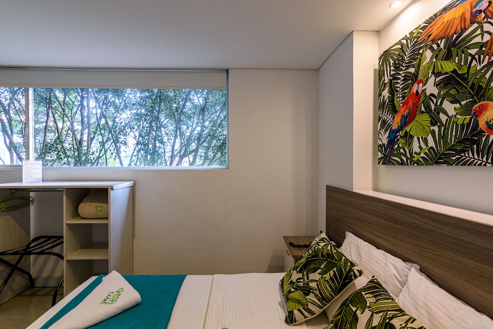 LLERAS GREEN HOTEL 50/71