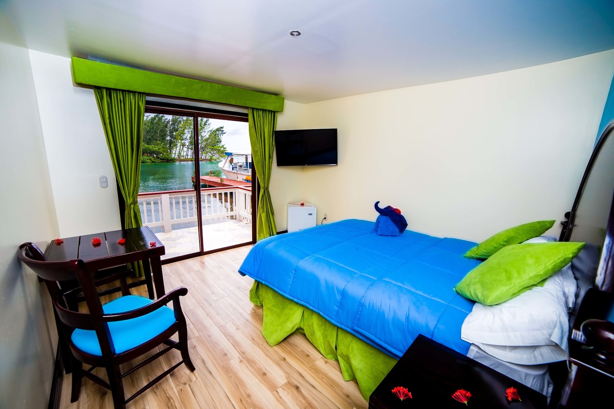 STANDARD, KING BED