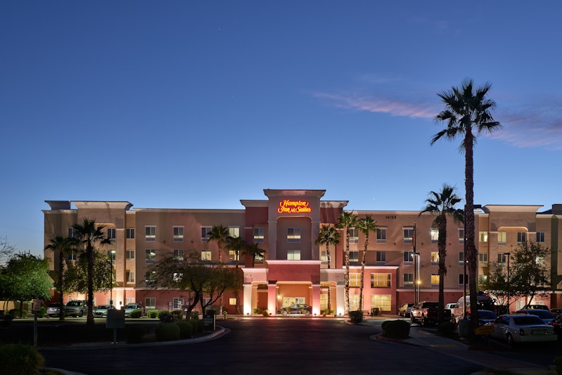 Hampton Inn & Suites Phoenix-Surprise 6/40