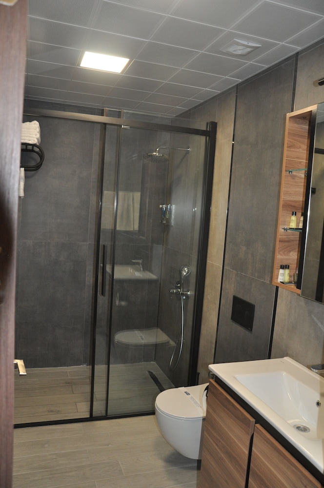 Golaz Suit Otel 43/43