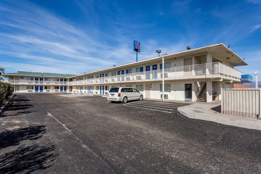 Motel6 Needles, CA 45/52