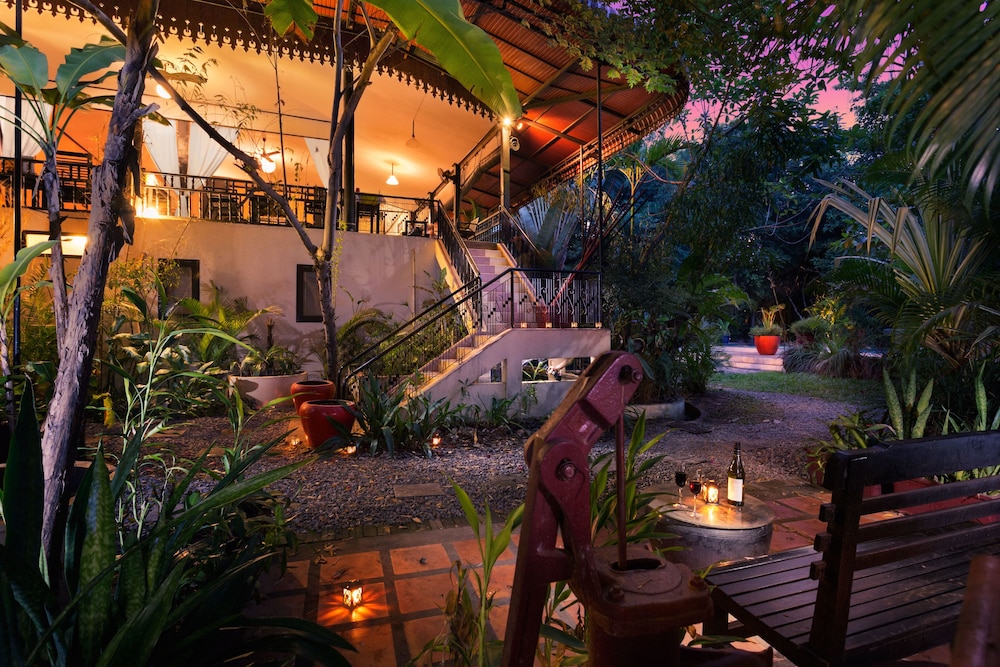 The Cockatoo Nature Resort Spa 4/50