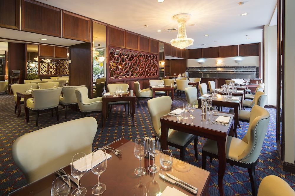 Royal on the Park Hotel and Suites 41/57