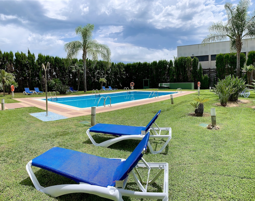 Ramada by Wyndham Valencia Almussafes 32/56