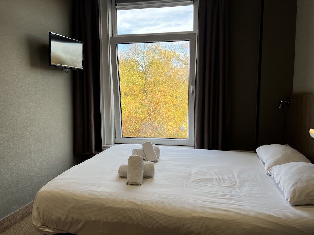 Aston City Hotel 38/45