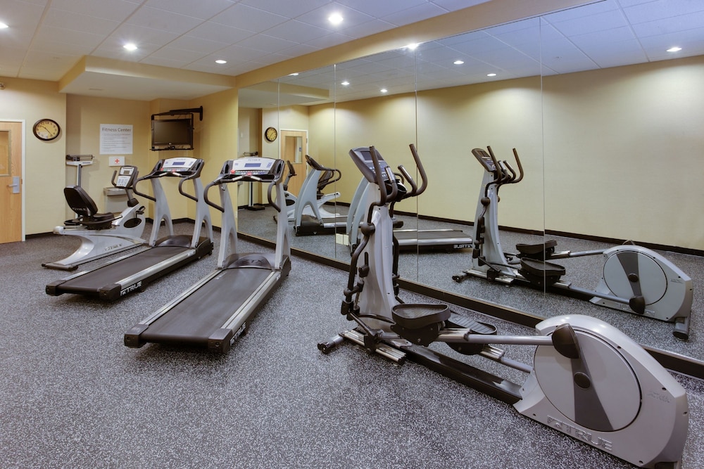 Holiday Inn Express Charles Town 32/62