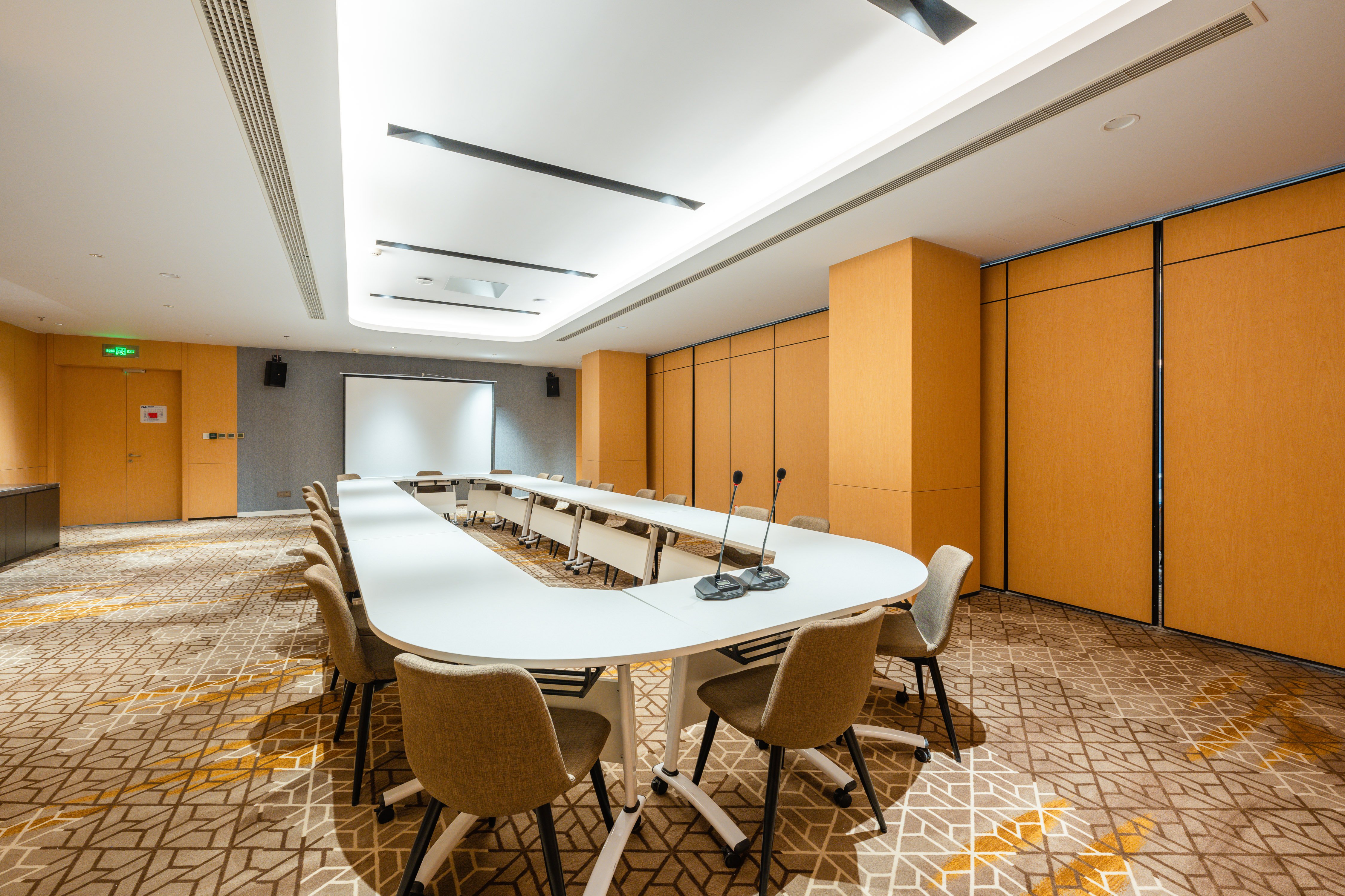 Holiday Inn Express Xinji City Center an IHG Hotel 37/38