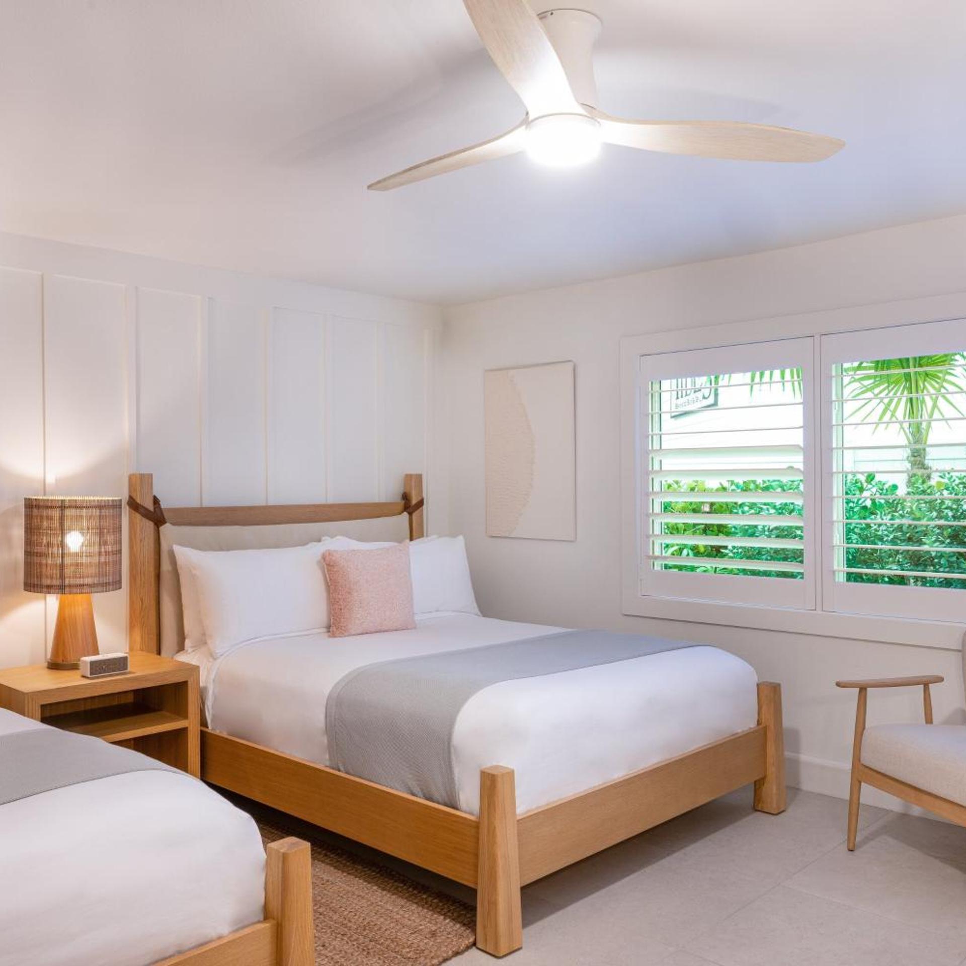 2 Bedrooms, Islander, Suite, 1 King and 2 Queen Beds