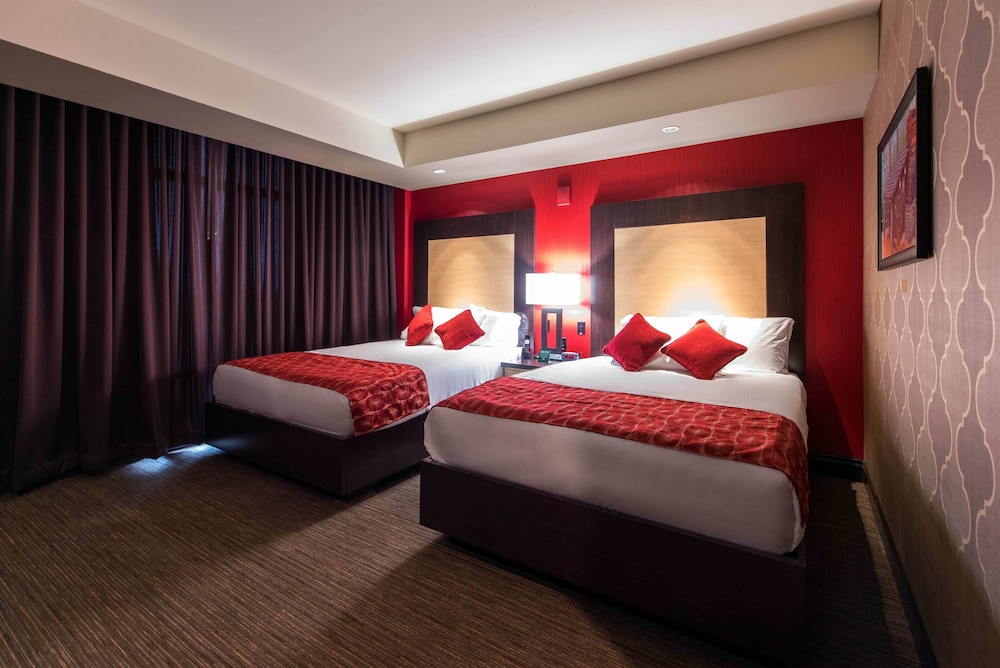 Cherokee Casino & Hotel Roland 27/71