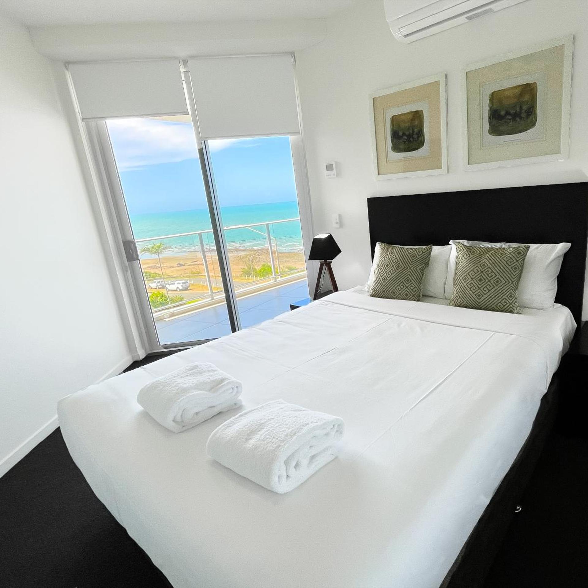2 Bedrooms, Apartment, Water View