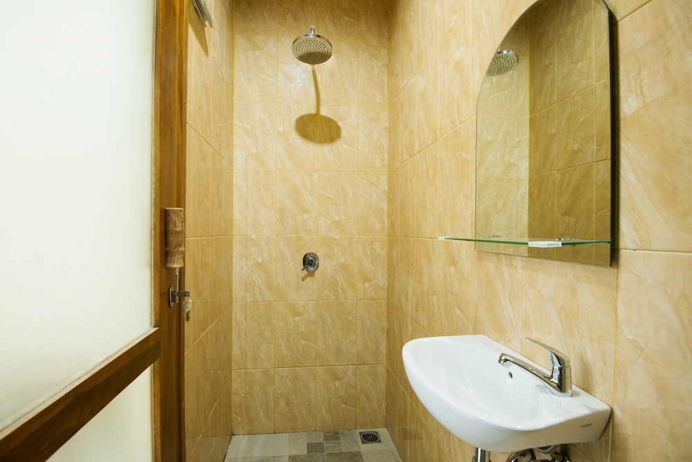 Bulan Bali Hostel 43/45