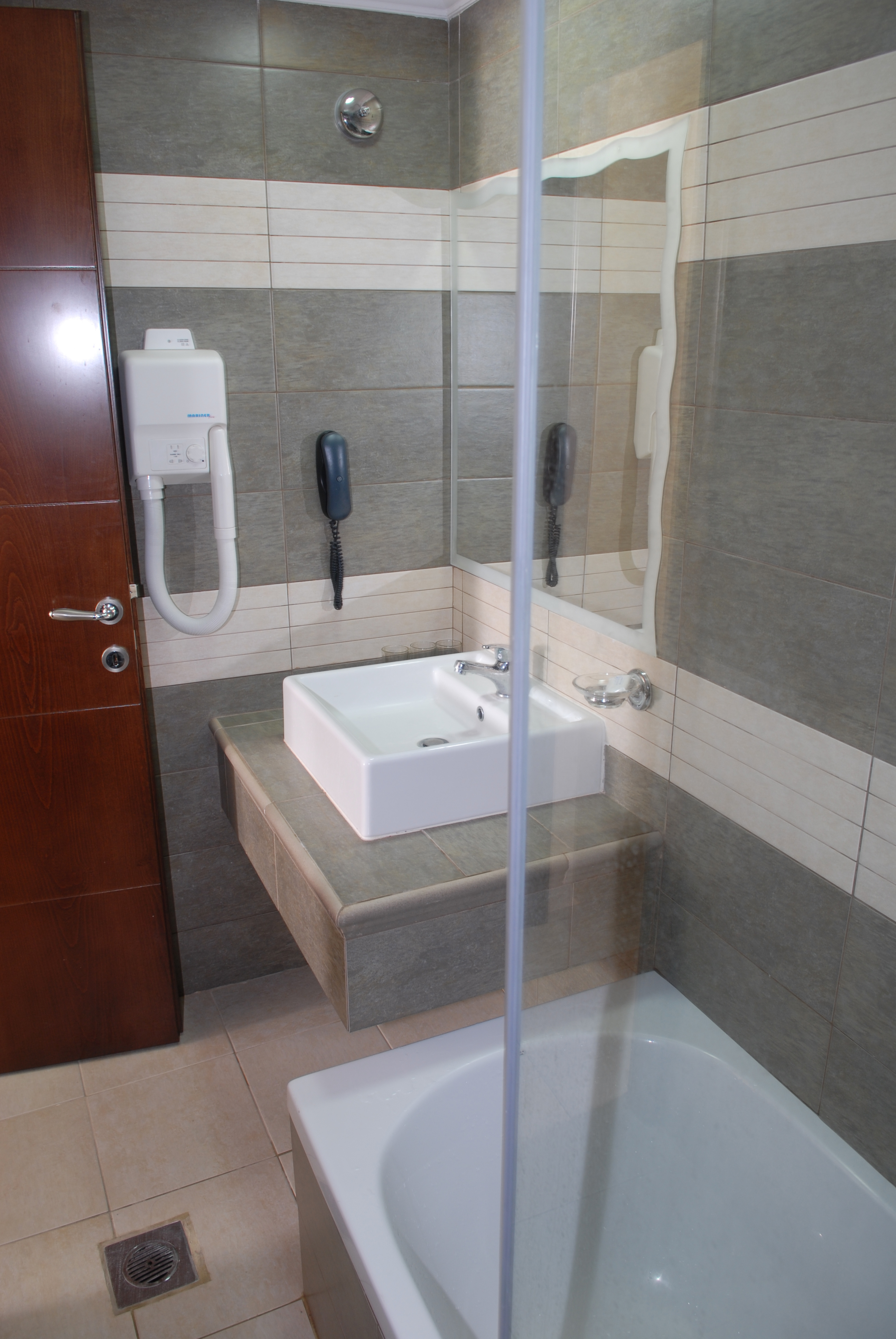 Sacallis Inn Beach Hotel 50/50
